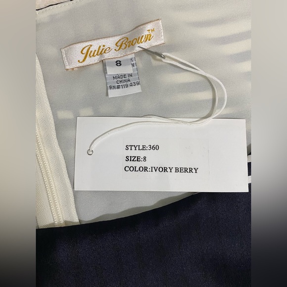 Julie Brown dress. NWT Fits small - Picture 4 of 10